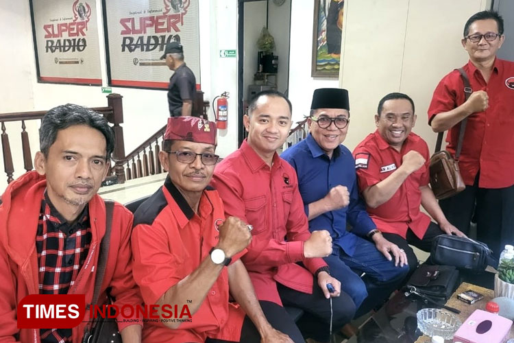 Zulmi Noor Hasani dan Calon Wakilnya Hadiri Panggilan Ketiga PDI-P Jatim