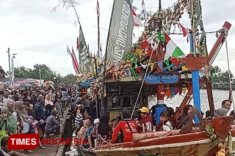 sedekah-laut-2.jpg