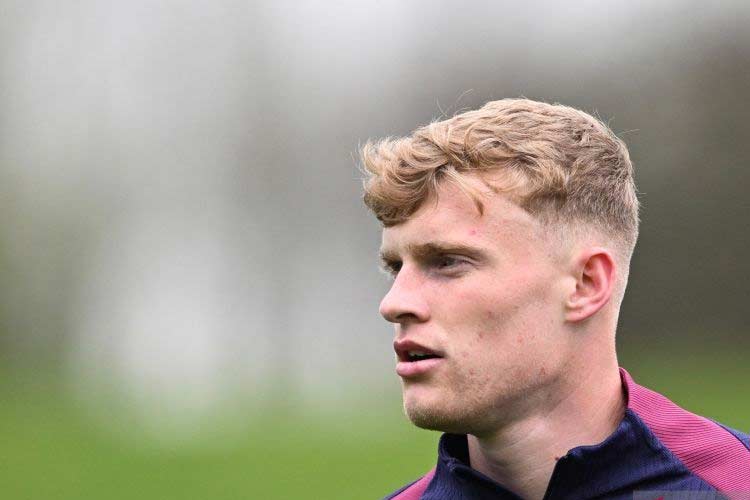 Bek Inggris Jarrad Branthwaite mengambil bagian dalam sesi latihan tim di St George's Park di Burton-on-Trent, Inggris tengah, pada 20 Maret 2024 menjelang pertandingan sepak bola persahabatan melawan Brasil. (Foto: ANTARA/AFP/Justin Tallis)
