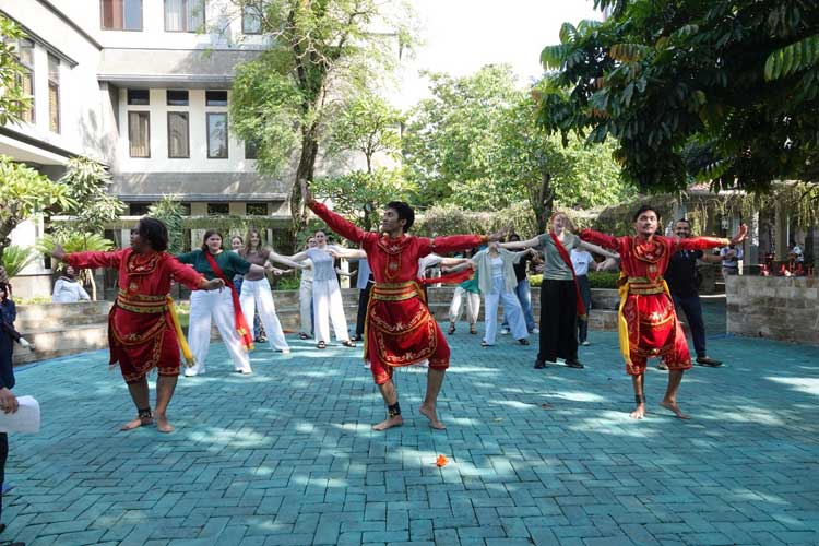 18 Mahasiswa The University of Quennsland Belajar Budaya dan Bahasa Indonesia di Ilmu Komunikasi UB