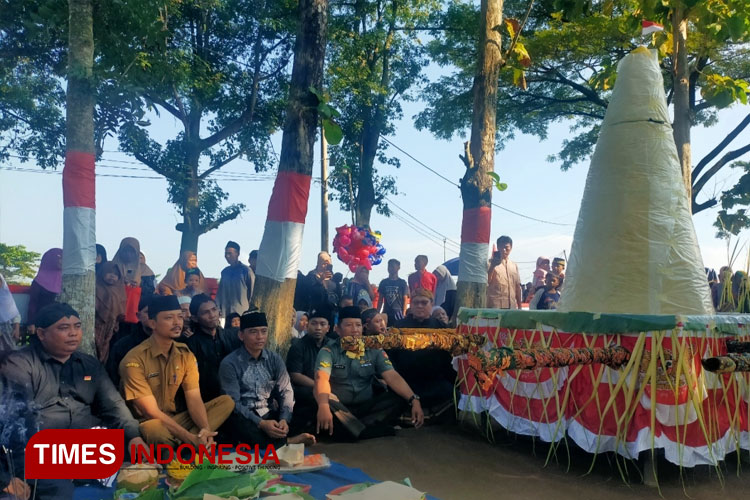 Gerebek Tumpeng Suro Haul Pertama Kearifan Lokal Desa Batuagung Tegal