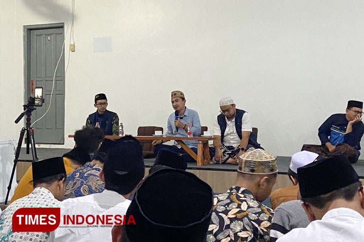 Bakal Calon Wakil Wali Kota Malang, Fairouz Huda atau biasa disapa Kak Fai saat berada di Ponpes Al-Hikam. (FOTO: Rizky Kurniawan Pratama/TIMES Indonesia)