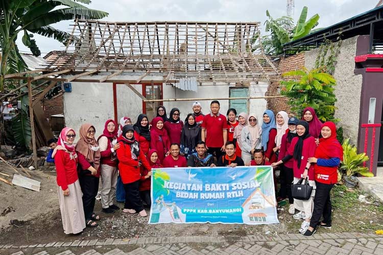 Ratusan PPPK Banyuwangi Iuran untuk Bedah Rumah Warga Miskin