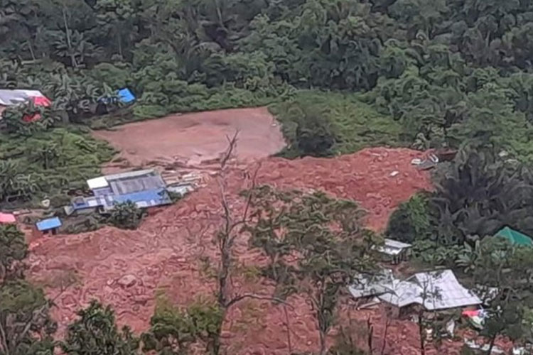 Tambang emas ilegal di Kabupaten Bone Bolango, Gorontalo, mengalami longsor (Foto: detik)