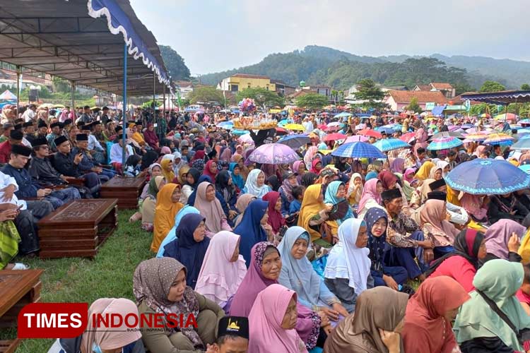 Haul-Kyai-R-Abdullah-b.jpg