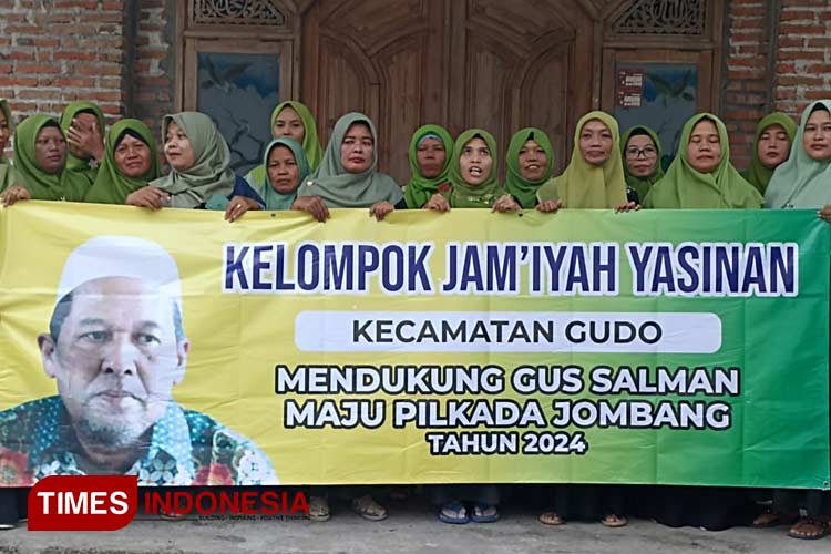 Kelompok Jam’iyah Yasinan deklarasi dukung Gus Salman Maju Pilkada Jombang. (FOTO: Rohmadi/TIMES Indonesia)