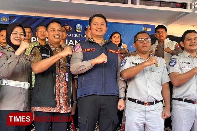 Sukseskan Program Pemutihan, Ditlantas Polda Jatim Luncurkan Mahameru Walk-Thru Sambar