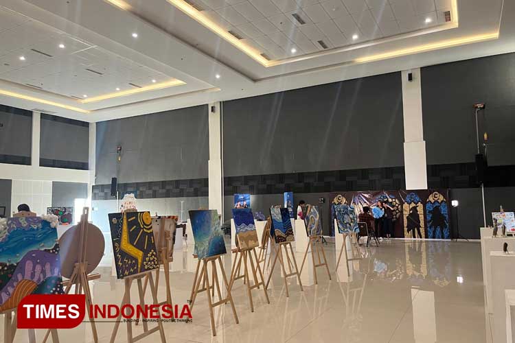 Pameran “Kaledoskop” yang diadakan oleh mahasiswa DKV  Universitas Ma Chung Malang di Malang Creative Center. (FOTO: Vivid Salsabila/TIMES Indonesia)