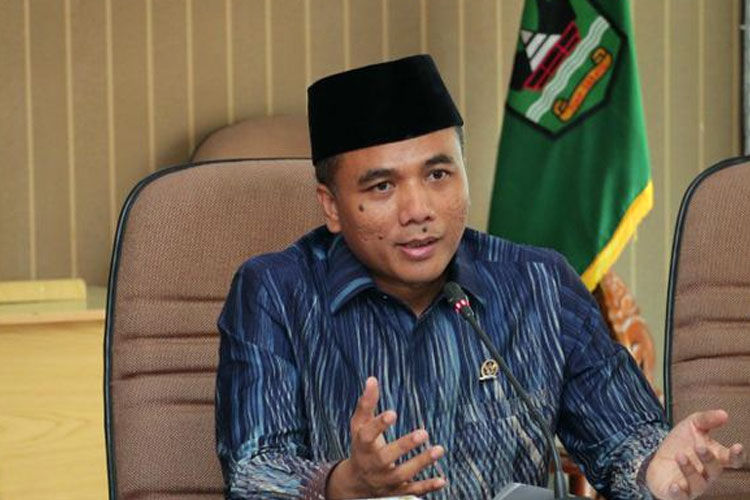 Sekjend DPP PPP, Arwani Thomafi saat membacakan keputusan partai tentang calon kepala daerah yang diusung dalam Pilkada 2024 (Foto: dpr.go.id)