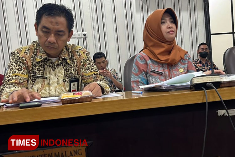 Tim Anggaran Pemkab Malang, saat rapat bersama Badan Anggaran DPRD Kabupaten Malang, kemarin. (Foto Amin/TIMES Indonesia)