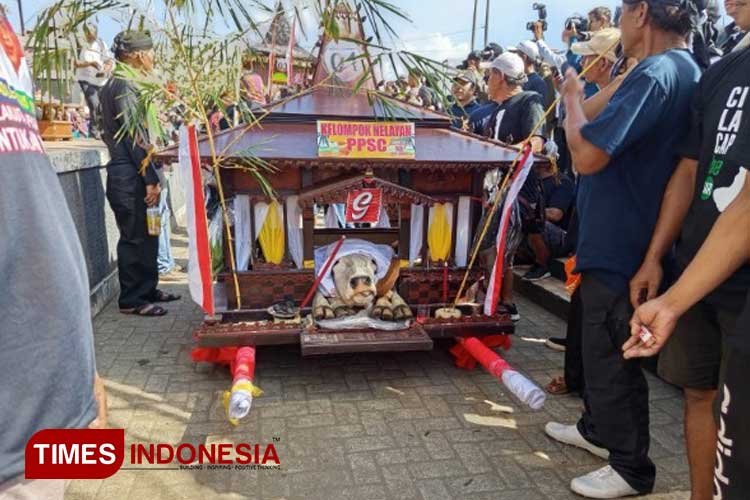 Salah satu jolen HNSI yang akan dilarung di laut. (FOTO: Estanto Prima Yuniarto/TIMES Indonesia)
