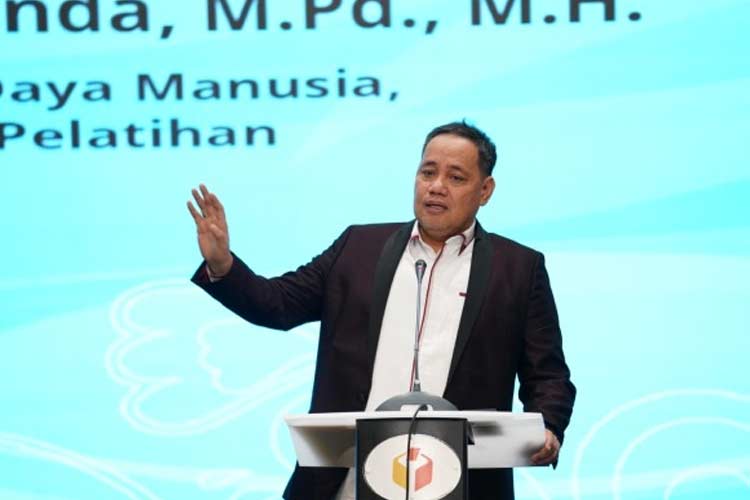 Anggota Bawaslu RI, Herwyn JH Malonda membuka Rapat Koordinasi Penanaman Nilai Pancasila dan Pembinaan Mental dan Spiritual Jajaran Bawaslu se-Indonesia, di Jakarta, Jumat (12/7/2024) malam. (FOTO: Bawaslu RI for TIMES Indonesia)