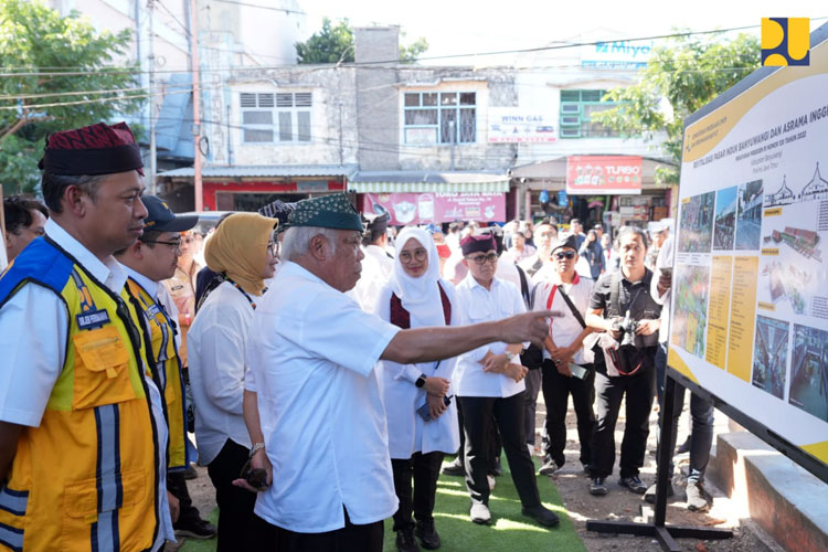 Menteri-Basuki-di-Banyuwangi-a.jpg