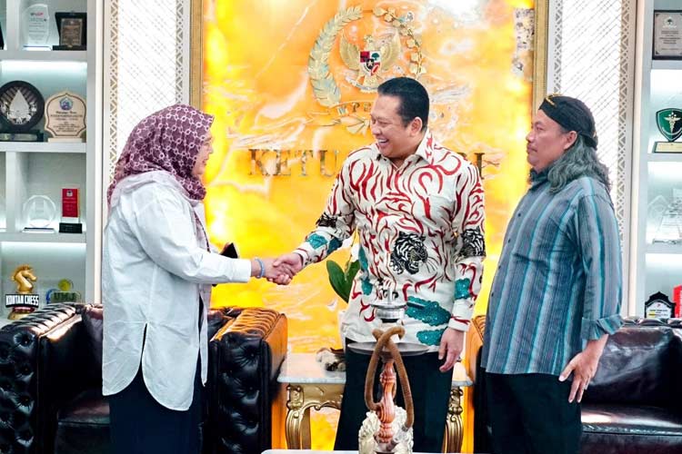 Ketua MPR RI Bambang Soesatyo menerima Lembaga Seni Budaya PP Muhammadiyah, di Jakarta, Senin (15/7/24). (Foto: dok MPR RI)