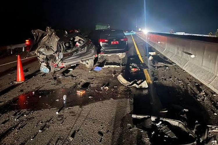 Kecelakaan di Tol Palembang-Prambulih. (Foto: Polres Muara Enim)