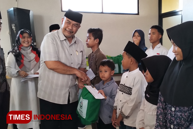 Lebaran Anak Yatim di Kota Tasikmalaya: Kemenag Salurkan Ribuan Paket Bantuan