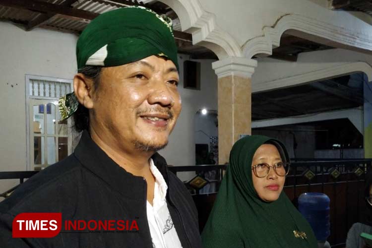 Sejumlah-warga-Kabupaten-Kediri-yang-mengikuti-doa-bersama-b.jpg