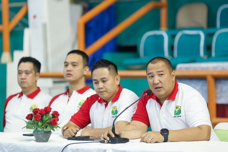 Ketua umum PBSI Jatim, Tonny Wahyudi (paling kanan). (Foto: Instagram PBSI Jatim)