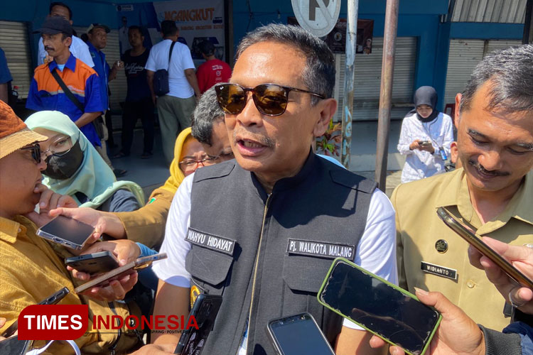 Pj Wali Kota Malang, Wahyu Hidayat saat ditemui awak media. (FOTO: Rizky Kurniawan Pratama/TIMES Indonesia)