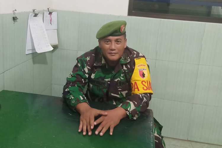Komandan Rayon Militer (Koramil) Kecamatan Raas, Kapten Sapto Waluyo 0827/21. (foto: dok TIMES Indonesia)