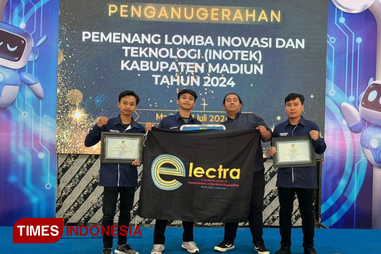 Tim mahasiswa Teknik Elektro dalam penganugerahan Pemenang Lomba INOTEK Kabupaten Madiun. (Foto: Humas UNIPMA for TIMES Indonesia)
