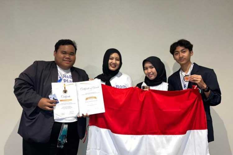 KEREN! Tim UIN Malang juara Lomba Karya Tulis Ilmiah Internasional di Jepang