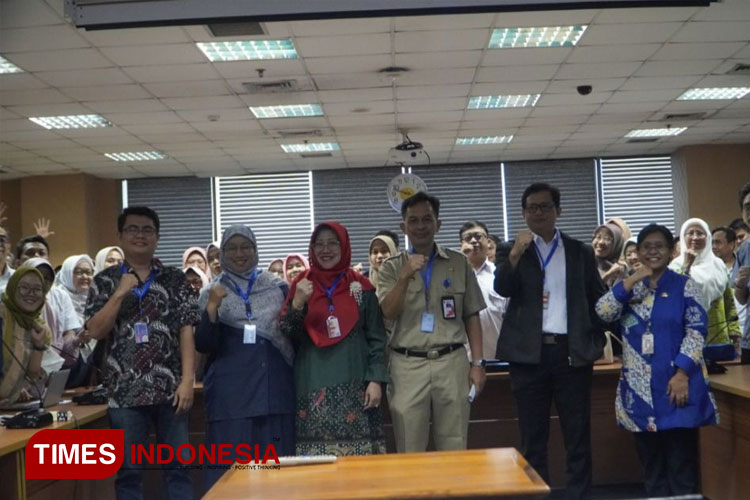 Dosen Prodi Pendidikan Sosiologi FIS UNJ Bekerjasama Dengan MGMP Sosiologi DKI Jakarta Gelar Kegiatan PkM Bagi Guru – Guru Sosiologi. (FOTO: Dok. UNJ)