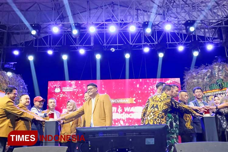 Diramaikan dengan konser musik Guyon Waton KPU Ponorogo resmi luncurkan tahapan Pilkada 2024. (Foto: Marhaban/TIMES Indonesia)
