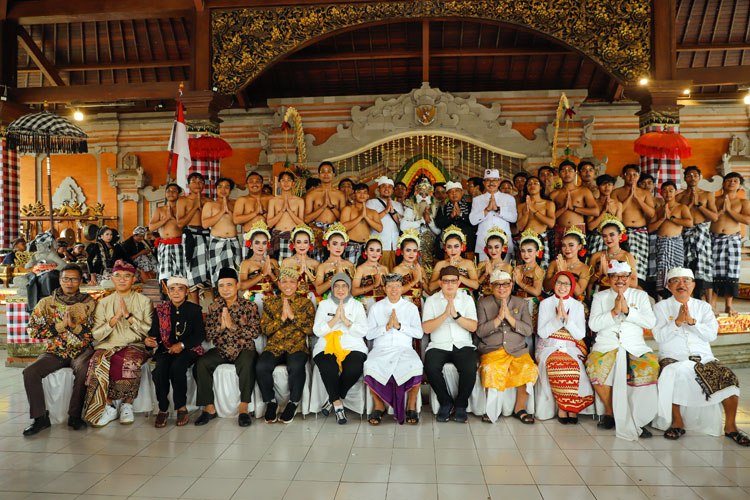 Pj-Gubernur-Adhy-a.jpg