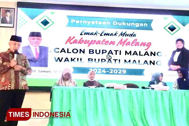 Bupati-Sanusi-dan-Latifah-Shohib-b.jpg