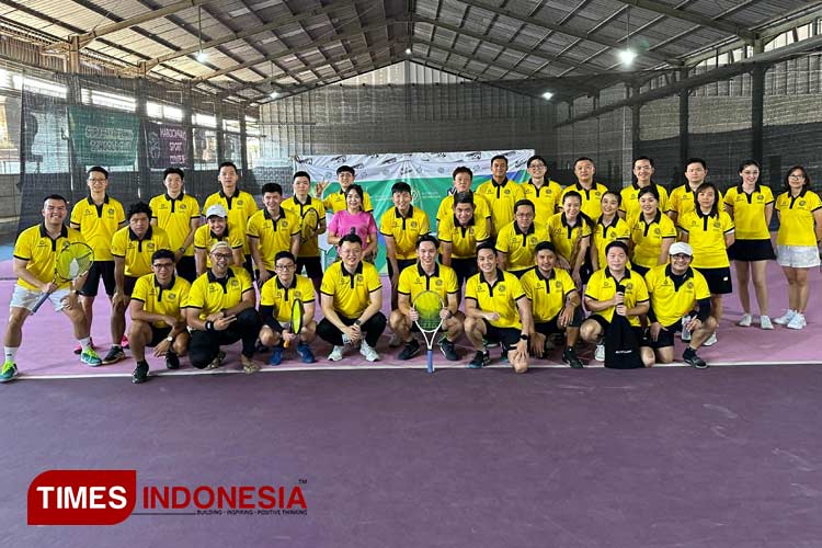 Anggota Surabaya Tennis School and Club siap berkompetisi menguji mentalitas di Margomulyo Sport Center, Sabtu (20/7/2024). (Foto: Lely Yuana/TIMES Indonesia)