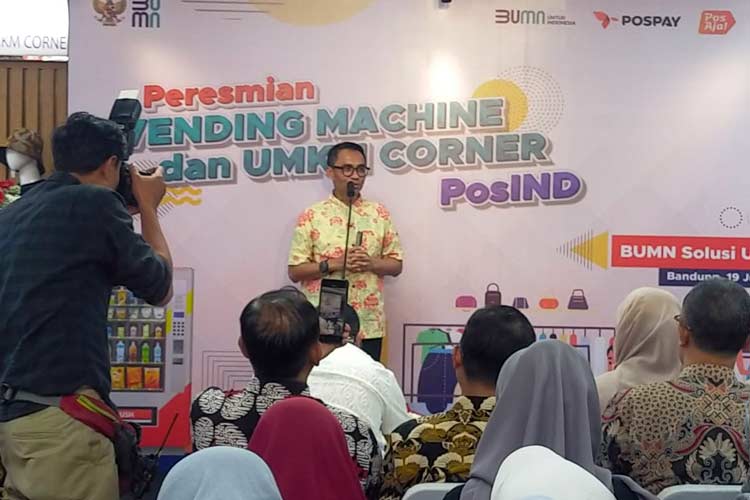 Faizal Rochmad Djoemadi, Dirut Pos Indonesia berikan sambutan sebelum sesi gunting pita dilakukan (Dok. Foto.TIMESINDONESIA/Djarot)