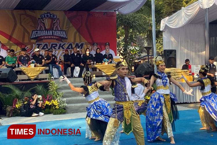 Wakil-Bupati-Malang-Didik-Gatot-Subroto-di-Fun-Run.jpg