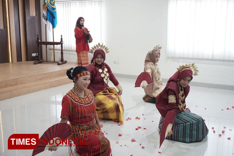 tarian-tradisional-khas.jpg