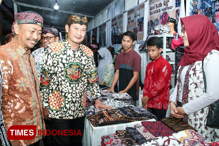 Sendangagung-Batik-Fashion-3.jpg