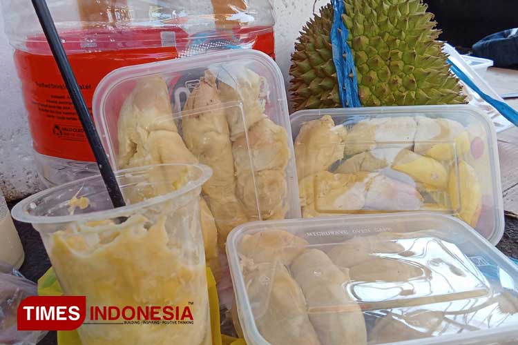 outlet-es-durian-3.jpg