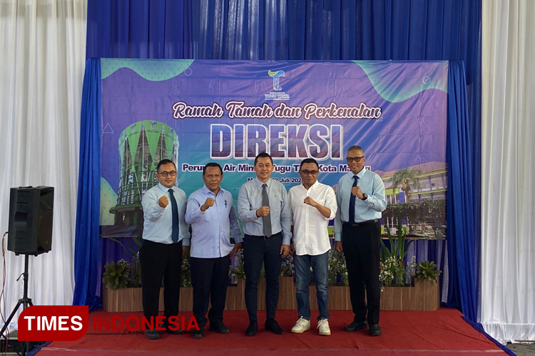 Dirut PDAM Kota Malang, Priyo Sudibyo saat bersama Dirut Perumda Tirta Kanjuruhan Kabupaten Malang dan Dirut Perumda Among Tirto Kota Batu. (Foto: Rizky Kurniawan Pratama/TIMES Indonesia)