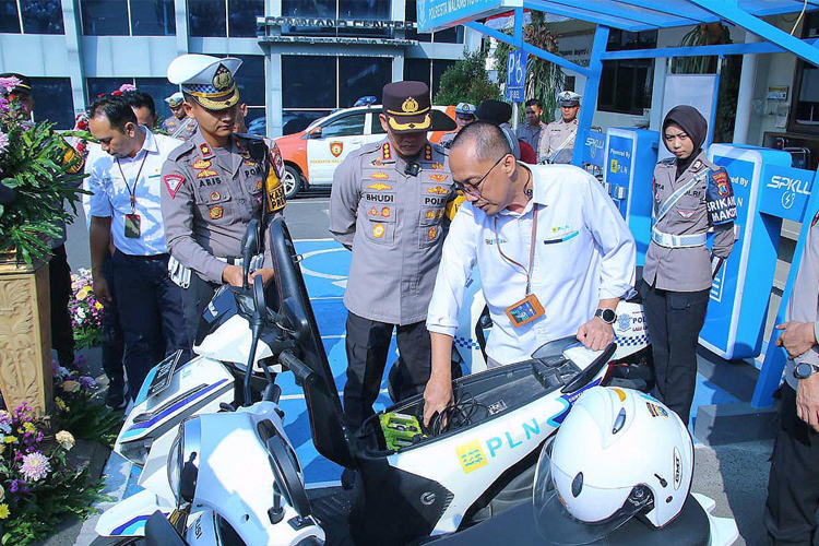 Komitmen Peduli Lingkungan, Polresta Malang Kota Resmi Miliki SPKLU