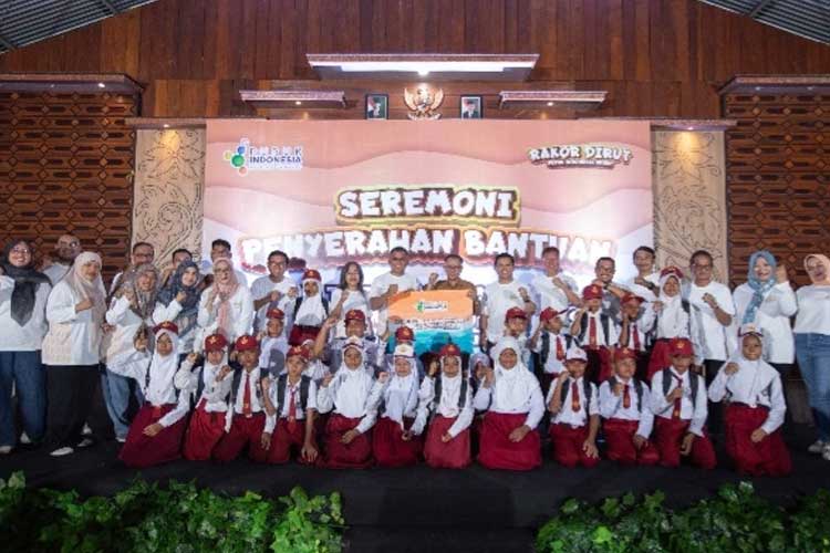 Komitmen pendidikan dan literasi anak oleh Pupuk Kaltim di Maratua Kabupaten Berau (Foto: Comcor Pupuk Kaltim)