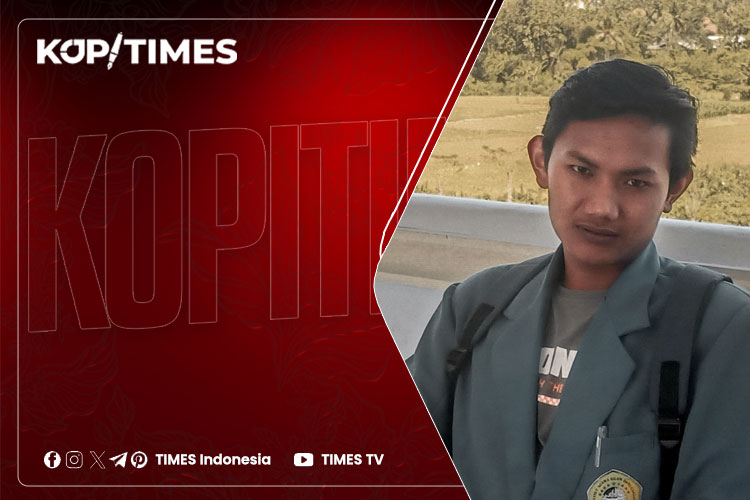 Rizki Nur Kholis Mahasiswa pendidikan bahasa Indonesia Universitas KH. Mukhtar Syafaat. Blokagung, Banyuwangi