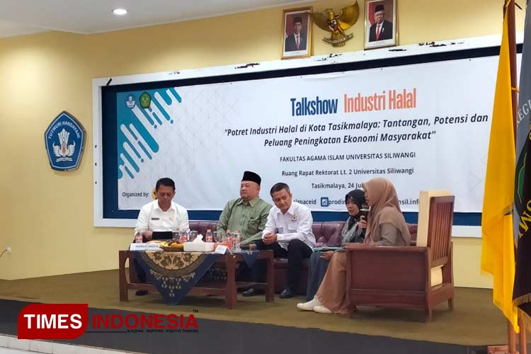 Sejumlah-peserta-antusias-mengikuti-talkshow-Potret-Industri-Halal-Kota-Tasikmalaya-b.jpg