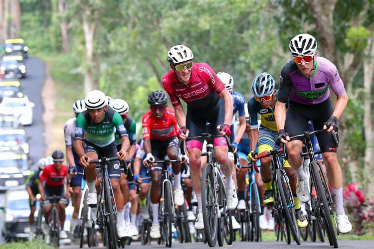 Foto. Para pembalap sepeda Tour de Banyuwangi Ijen (Foto: Humas Pemkab for TIMES Indonesia)