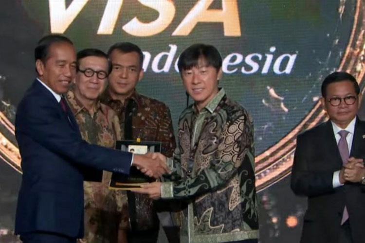 Dapat Golden Visa dari Presiden Jokowi, Shin Tae-yong Bertekad Kerja Lebih Keras