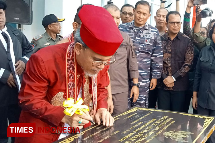 Sultan-Ternate-Hidayatullah-M-Syah-a.jpg