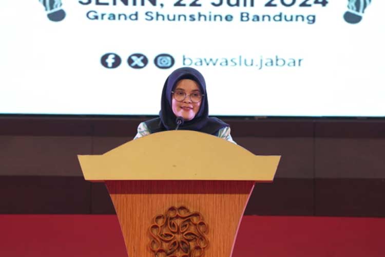 Anggota Bawaslu RI, Lolly Suhenty menghadiri Launching Pemetaan Kerawanan Pemilihan Serentak 2024 di Provinsi Jawa Barat, Senin (22/7/2024) malam. (FOTO: Bawaslu RI for TIMES Indonesia)