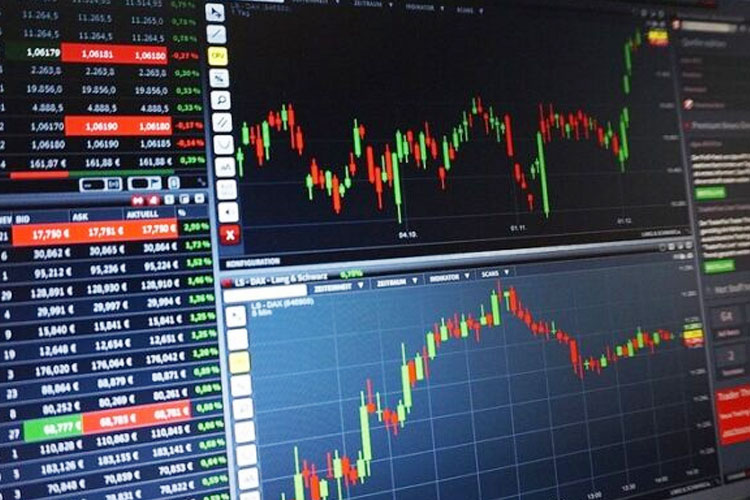 Kinerja Positif AMMN dan ARTO, IHSG Ditutup Rebound