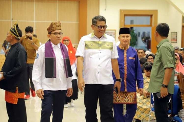 Wali Kota Bontang Basri Rase Hadiri Pelantikan Pengurus IKM (Foto: Prokopim)