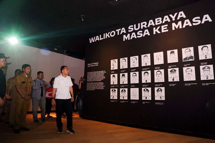 Wali Kota Surabaya Eri Cahyadi saat meninjau Museum Surabaya. (FOTO: Dok. Pemkot Surabaya) 