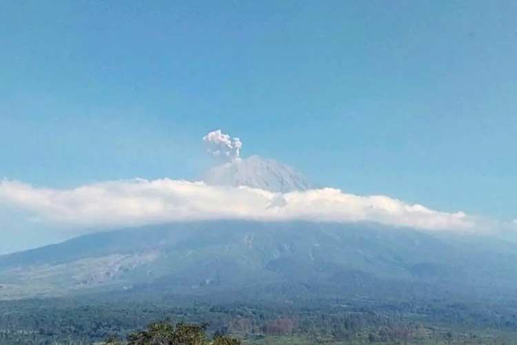 Gunung Semeru Meletus Lagi, Status Waspada