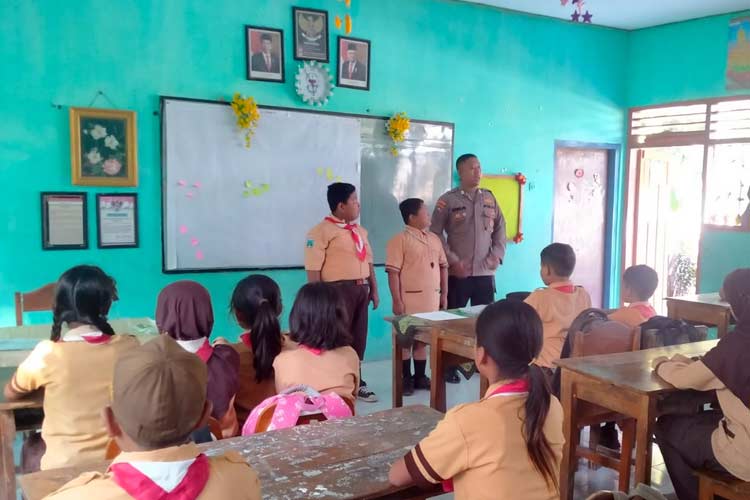 Polisi Masuk Sekolah, Ajak Siswa di Mojokerto Stop Bullying